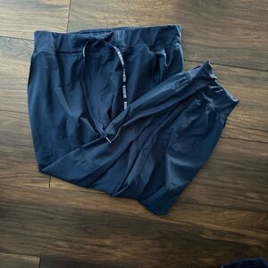 Med Couture Large navy jogger style scrub bottoms